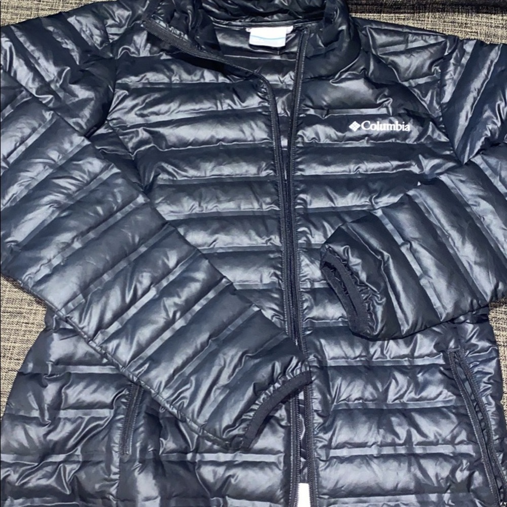 Like new - Columbia M women’s down puffer jacket